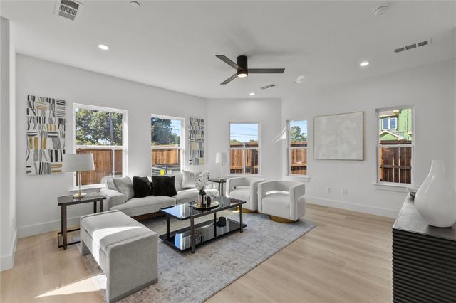 124 Homes Drive, Grand Prairie, TX 75050