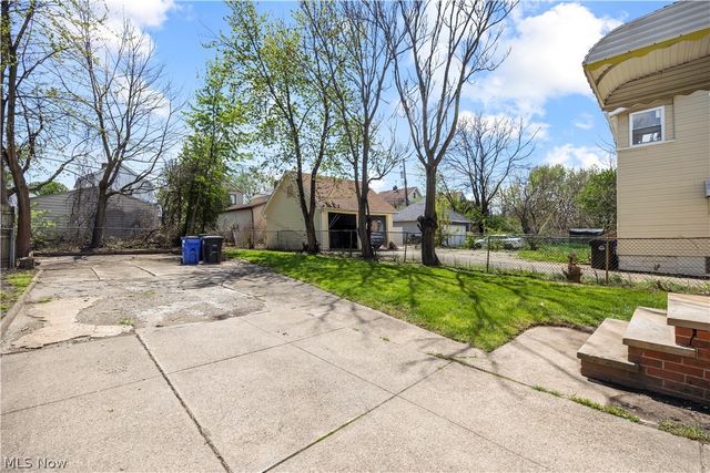 9106 Connecticut Avenue, Cleveland, OH 44105