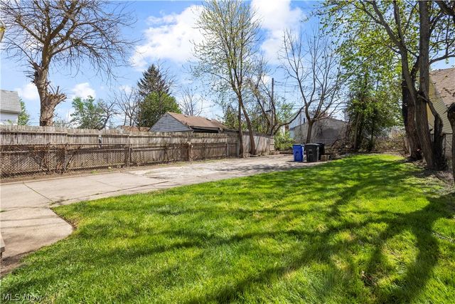 9106 Connecticut Avenue, Cleveland, OH 44105