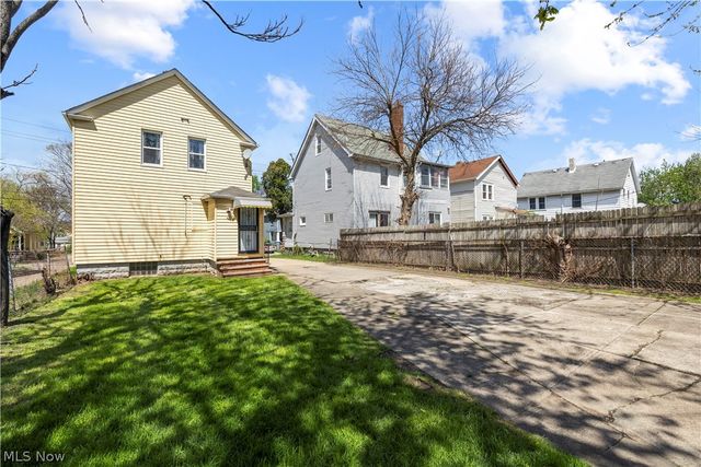 9106 Connecticut Avenue, Cleveland, OH 44105