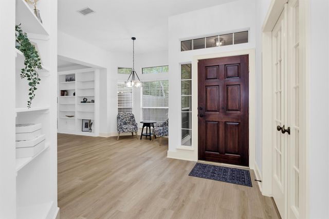 18 Endor Forest Place, The Woodlands, TX 77382