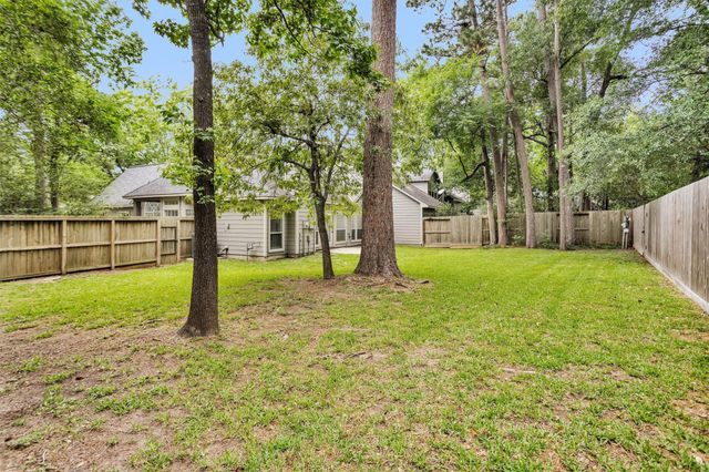 18 Endor Forest Place, The Woodlands, TX 77382