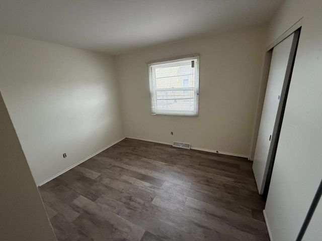 2831 E Carpenter AVENUE, Cudahy, WI 53110