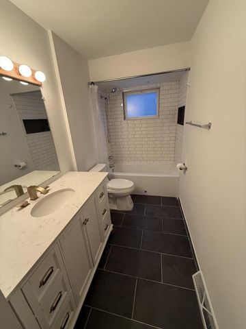 2831 E Carpenter AVENUE, Cudahy, WI 53110