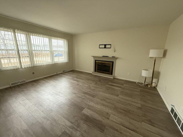 2831 E Carpenter AVENUE, Cudahy, WI 53110