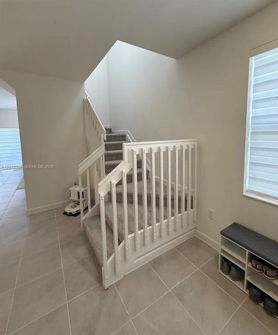 2584 SE 25th Ct, Homestead, FL 33035