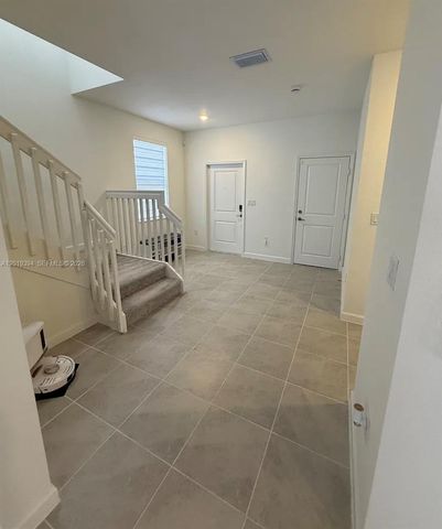 2584 SE 25th Ct, Homestead, FL 33035