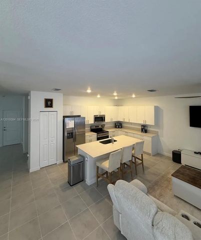 2584 SE 25th Ct, Homestead, FL 33035