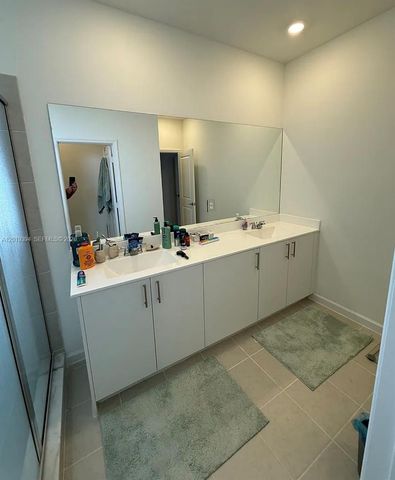2584 SE 25th Ct, Homestead, FL 33035