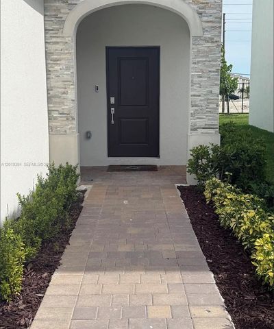 2584 SE 25th Ct, Homestead, FL 33035