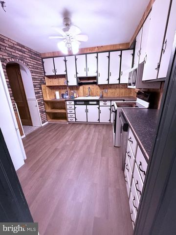 626 E LEHMAN ST, Lebanon, PA 17046