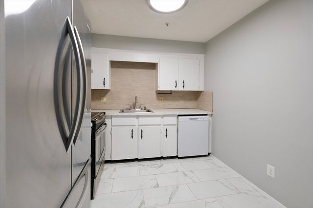 232 Canton St 308, Randolph, MA 02368