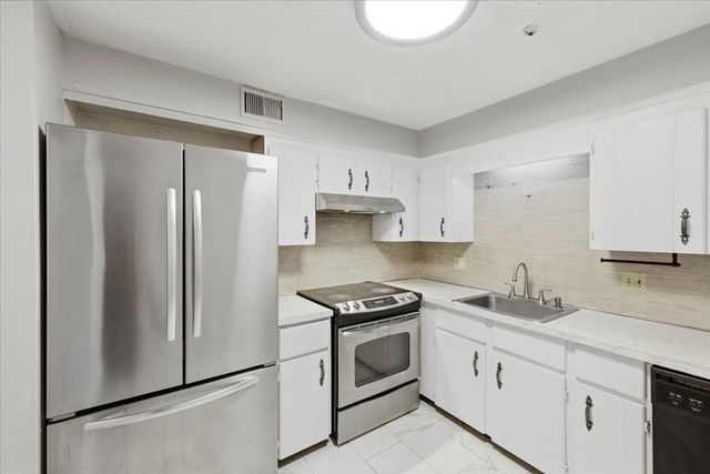 232 Canton St 308, Randolph, MA 02368