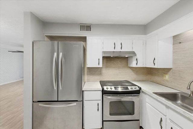 232 Canton St 308, Randolph, MA 02368