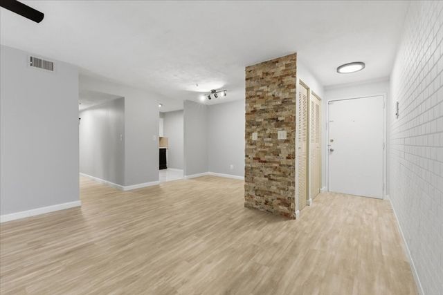 232 Canton St 308, Randolph, MA 02368