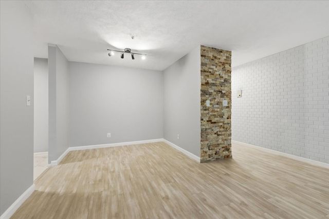 232 Canton St 308, Randolph, MA 02368