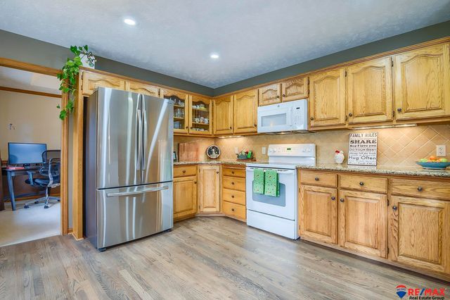 1721 N 162 Street, Omaha, NE 68118