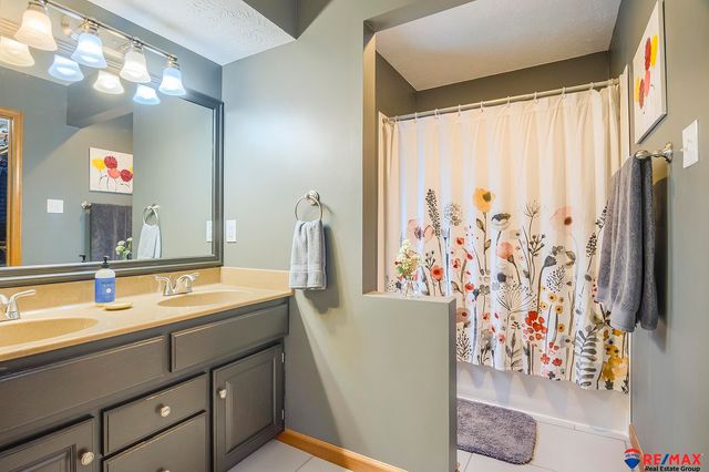 1721 N 162 Street, Omaha, NE 68118