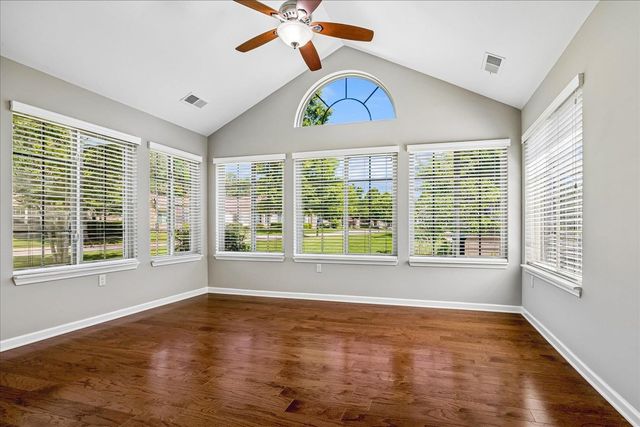 1616 W SOUTHFIELD CIR, Memphis, TN 38016
