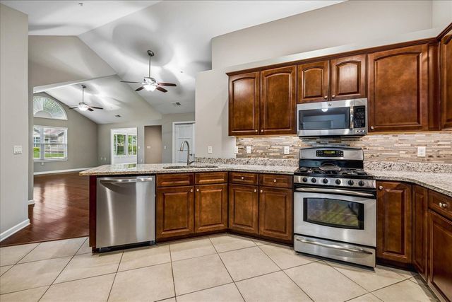 1616 W SOUTHFIELD CIR, Memphis, TN 38016