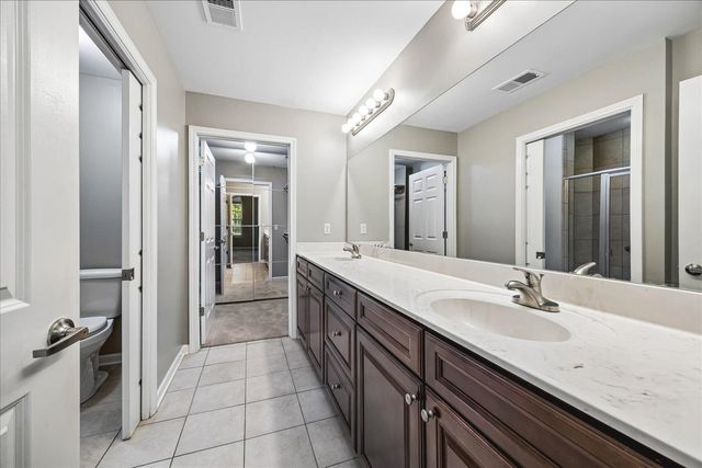 1616 W SOUTHFIELD CIR, Memphis, TN 38016