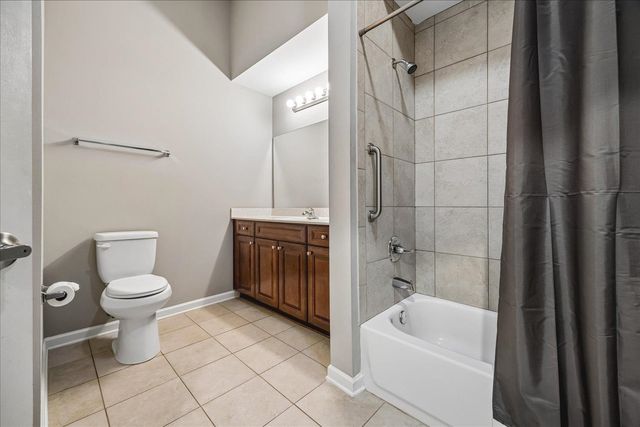 1616 W SOUTHFIELD CIR, Memphis, TN 38016