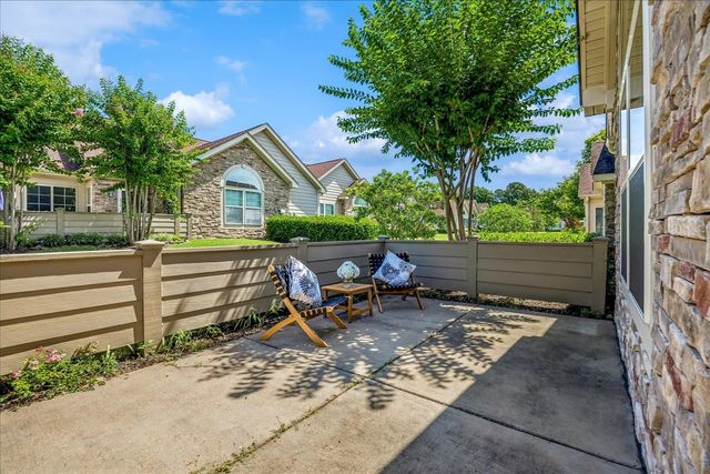1616 W SOUTHFIELD CIR, Memphis, TN 38016