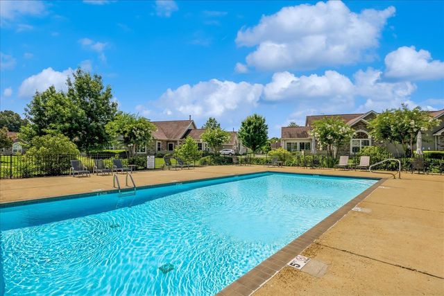 1616 W SOUTHFIELD CIR, Memphis, TN 38016