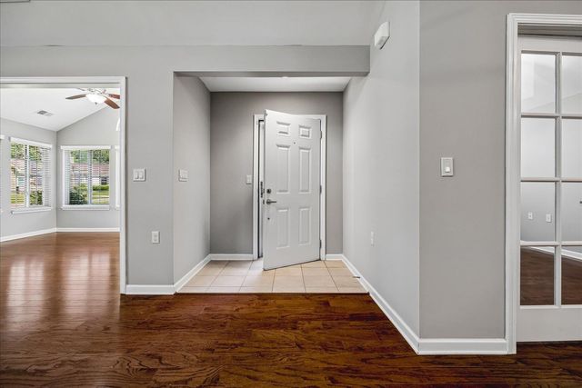 1616 W SOUTHFIELD CIR, Memphis, TN 38016