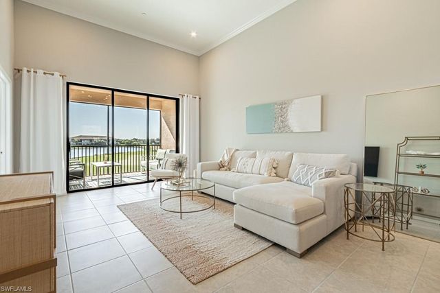 9402 Pocida CT 201, Naples, FL 34119