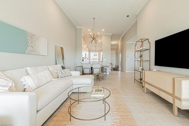 9402 Pocida CT 201, Naples, FL 34119