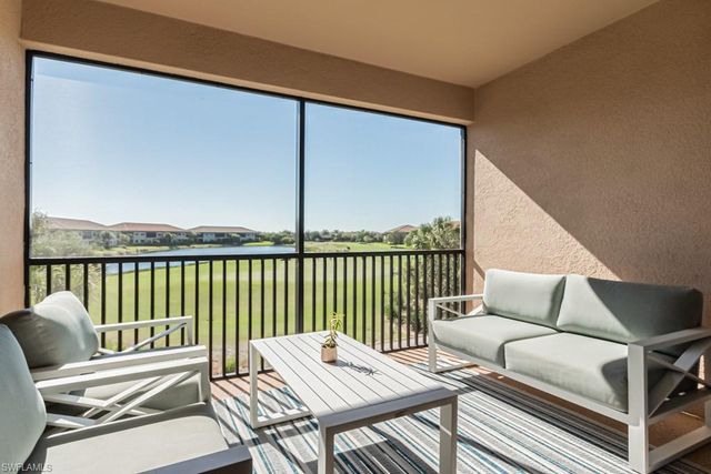 9402 Pocida CT 201, Naples, FL 34119