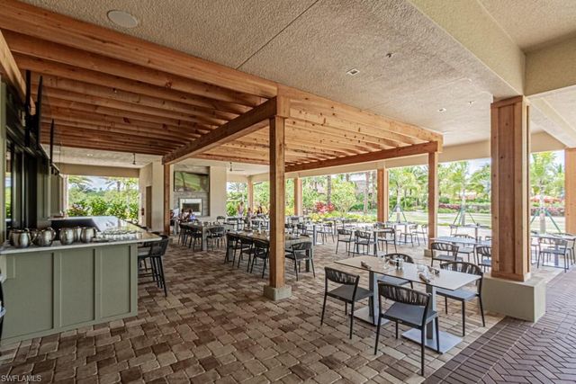 9402 Pocida CT 201, Naples, FL 34119