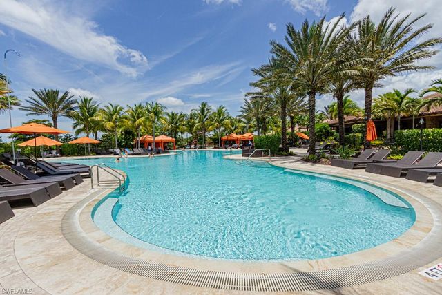 9402 Pocida CT 201, Naples, FL 34119