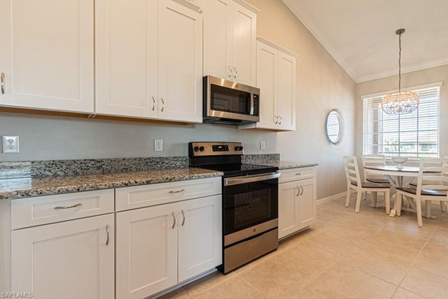 9402 Pocida CT 201, Naples, FL 34119
