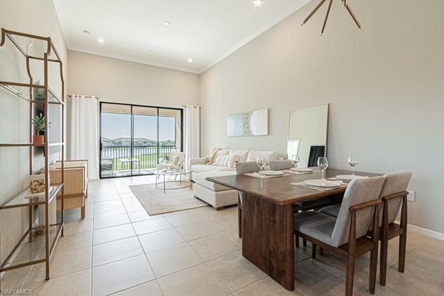 9402 Pocida CT 201, Naples, FL 34119