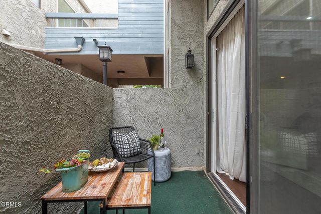 5230 Bellingham Avenue 6, Valley Village, CA 91607