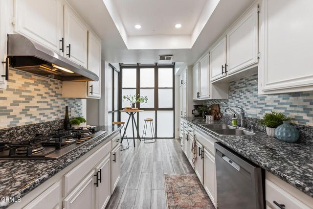 5230 Bellingham Avenue 6, Valley Village, CA 91607