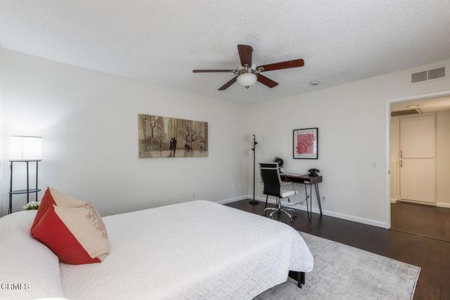 5230 Bellingham Avenue 6, Valley Village, CA 91607