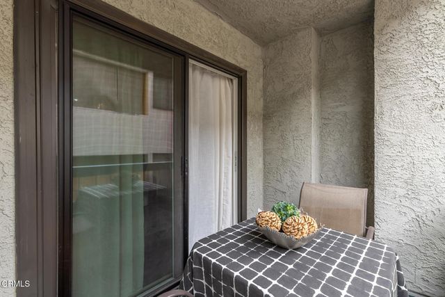 5230 Bellingham Avenue 6, Valley Village, CA 91607