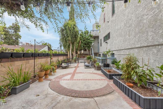 5230 Bellingham Avenue 6, Valley Village, CA 91607