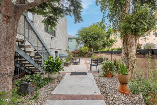 5230 Bellingham Avenue 6, Valley Village, CA 91607