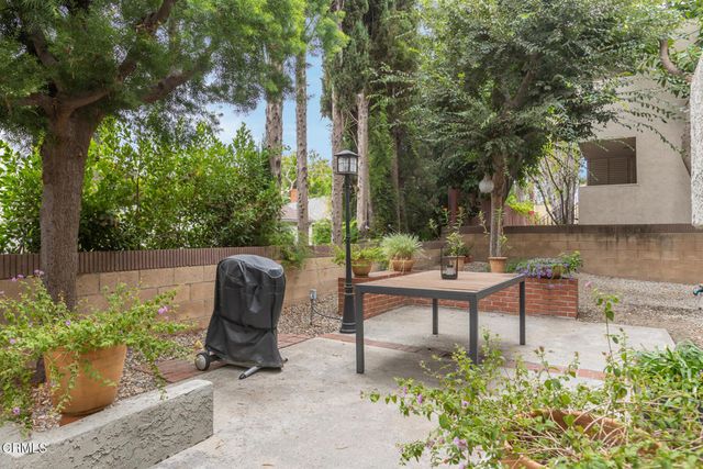 5230 Bellingham Avenue 6, Valley Village, CA 91607