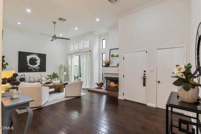 5230 Bellingham Avenue 6, Valley Village, CA 91607