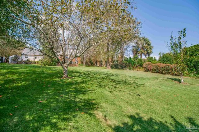 8892 Scenic Hills Dr, Pensacola, FL 32514