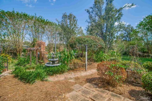 8892 Scenic Hills Dr, Pensacola, FL 32514