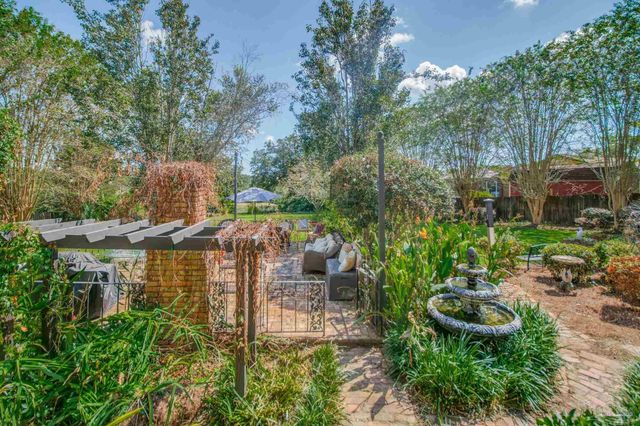 8892 Scenic Hills Dr, Pensacola, FL 32514