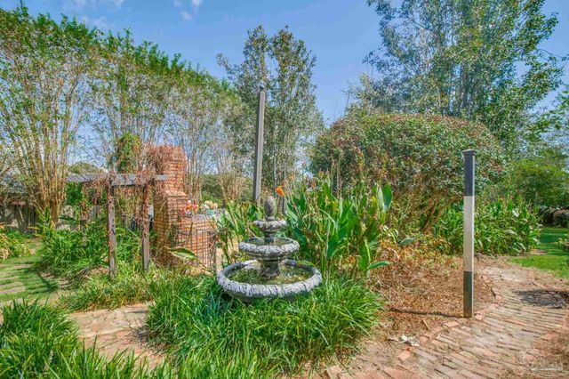 8892 Scenic Hills Dr, Pensacola, FL 32514