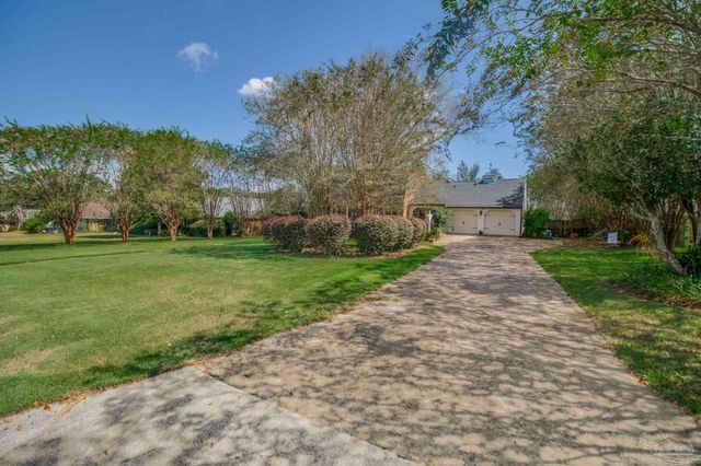 8892 Scenic Hills Dr, Pensacola, FL 32514