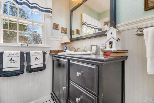 8892 Scenic Hills Dr, Pensacola, FL 32514